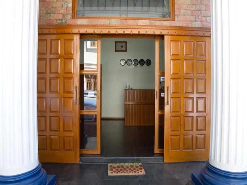 Majesty Hotel Yangon Luaran gambar