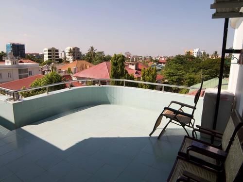 Majesty Hotel Yangon Luaran gambar