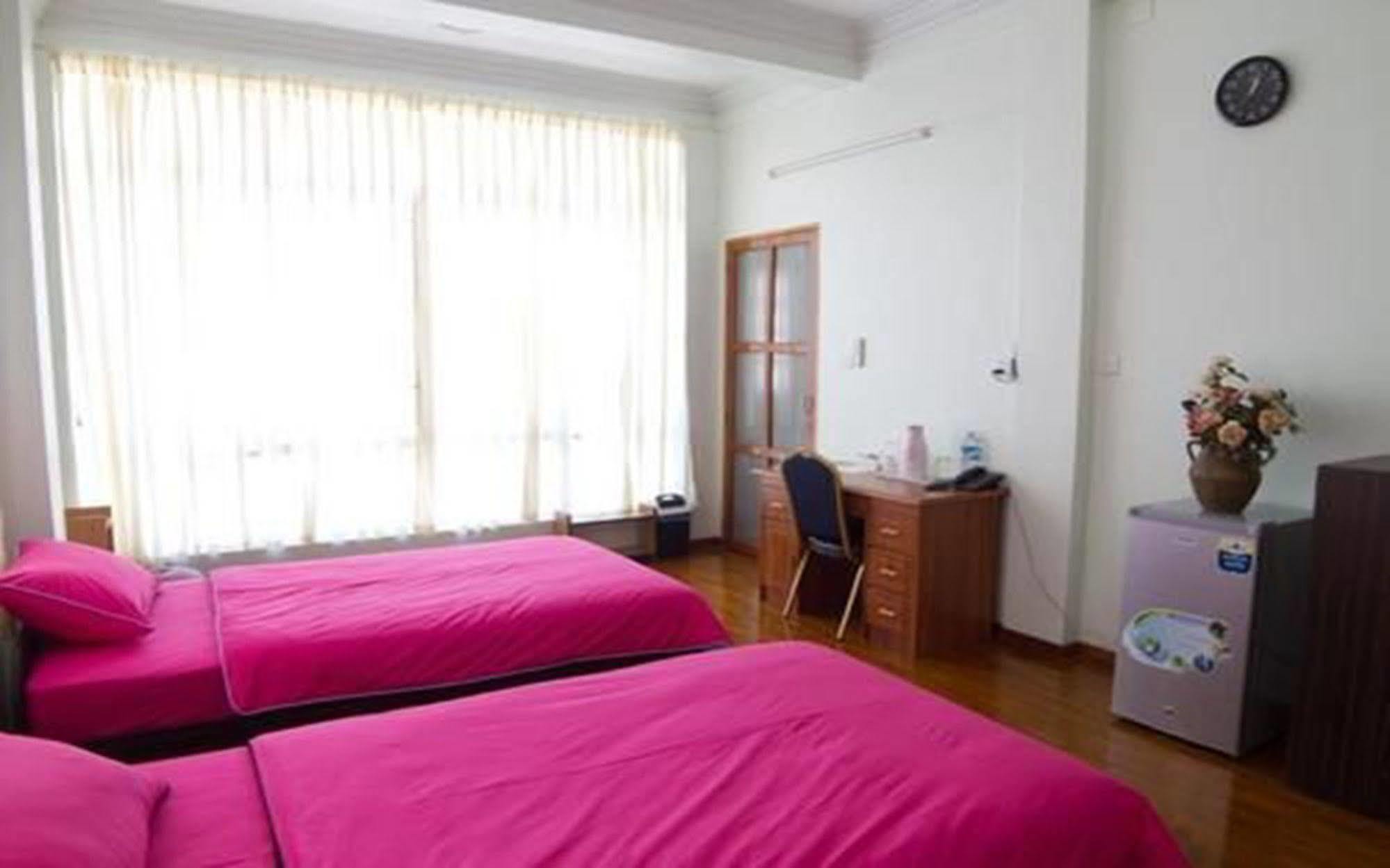 Majesty Hotel Yangon Luaran gambar